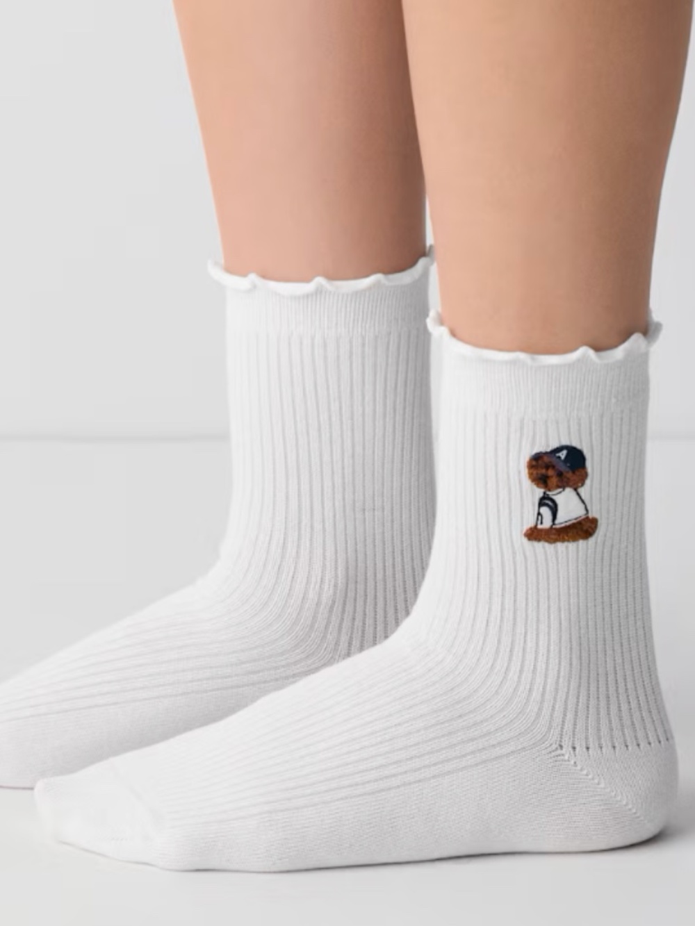 Aritzia- Sugarplum Icon Crew Socks.3 Pack.NWT.